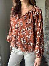 Load image into Gallery viewer, camel dried floral blouse