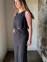 Load image into Gallery viewer, black twist maxi skirt
