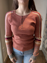Load image into Gallery viewer, coral mixed sweater henley