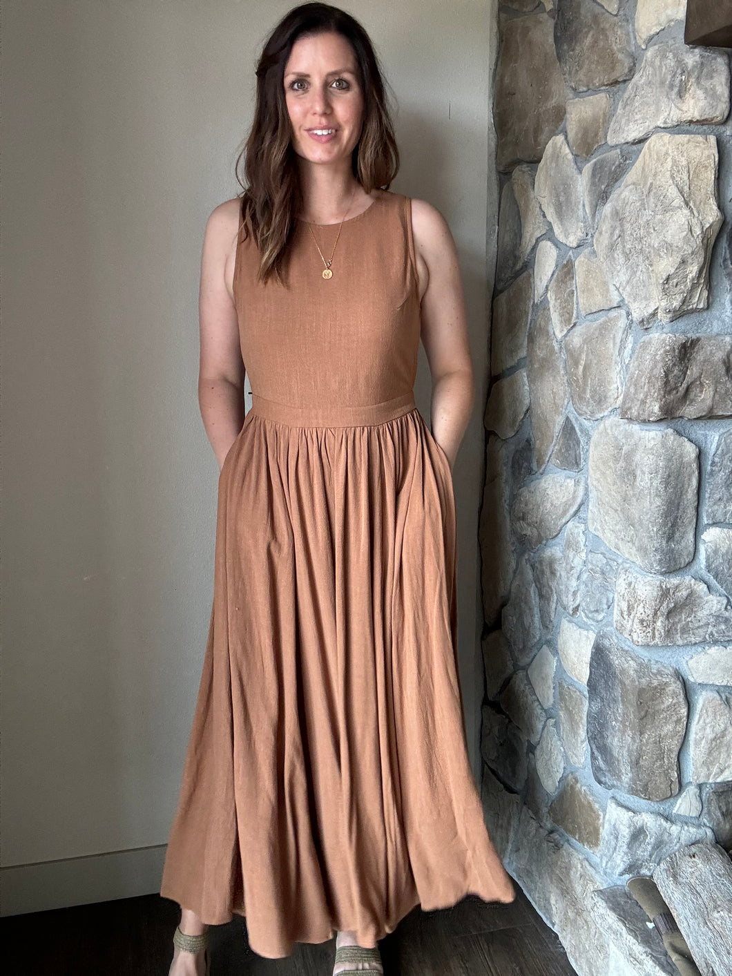 brown sugarloaf button back midi dress