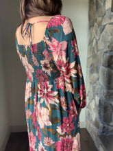 Load image into Gallery viewer, long sleeve floral maxi dress