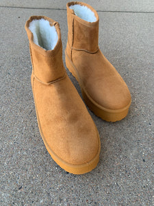 camel fur-lined ultra mini platform boots