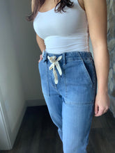 Load image into Gallery viewer, judy blue high waist pull on jogger