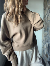 Load image into Gallery viewer, mocha soft fleece sweatshirt with ruched sleeves