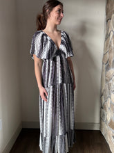 Load image into Gallery viewer, black + white maxi dress