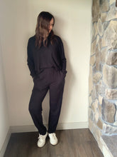 Load image into Gallery viewer, cozy fleece black pullover top