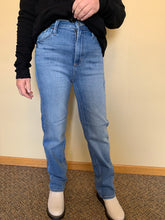 Load image into Gallery viewer, classic medium wash high rise straight jeans