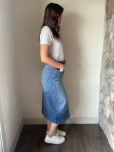Load image into Gallery viewer, utility pocket denim midi skirt