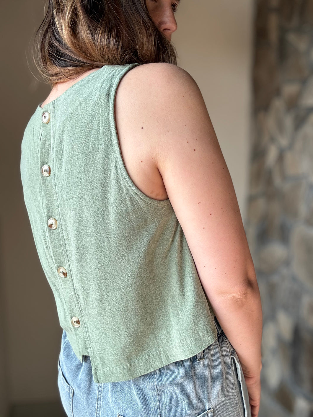 sage sugarloaf button back tank