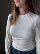 Load image into Gallery viewer, ronan ivory crew neck long sleeve tee