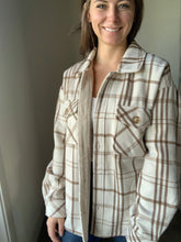 Load image into Gallery viewer, natural plaid sherpa lined shacket