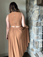 Load image into Gallery viewer, brown sugarloaf button back midi dress