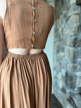 Load image into Gallery viewer, brown sugarloaf button back midi dress