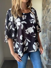 Load image into Gallery viewer, black + white floral blouse