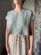 Load image into Gallery viewer, olive lightweight short sleeve crop