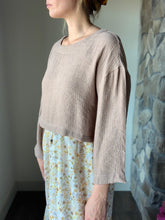 Load image into Gallery viewer, mocha lightweight cropped blouse