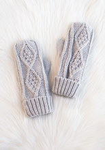 Load image into Gallery viewer, light grey cable knit mittens