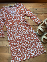 Load image into Gallery viewer, rust floral wrap dress