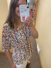 Load image into Gallery viewer, floral chiffon v-neck gathered top