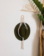 Load image into Gallery viewer, macrame hat hanger