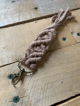 Load image into Gallery viewer, macrame keychain | 8 colors