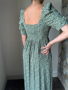 olive sweetheart short sleeve printed midi dress