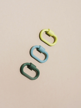 Load image into Gallery viewer, NAT + NOOR mini lock keychain in pistachio