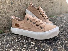 Load image into Gallery viewer, blowfish tan lace-up sneakers