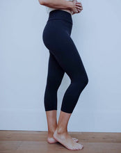 Load image into Gallery viewer, buttery-soft capri leggings | new colors added