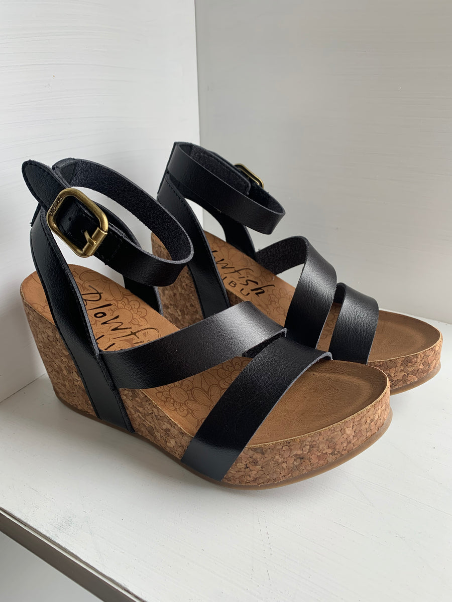 blowfish classic black wedges – Kate+Co