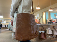 Load image into Gallery viewer, natural brown leather messenger bag