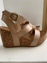 Load image into Gallery viewer, blowfish classic tan wedges