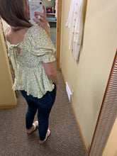 Load image into Gallery viewer, yellow floral button blouse