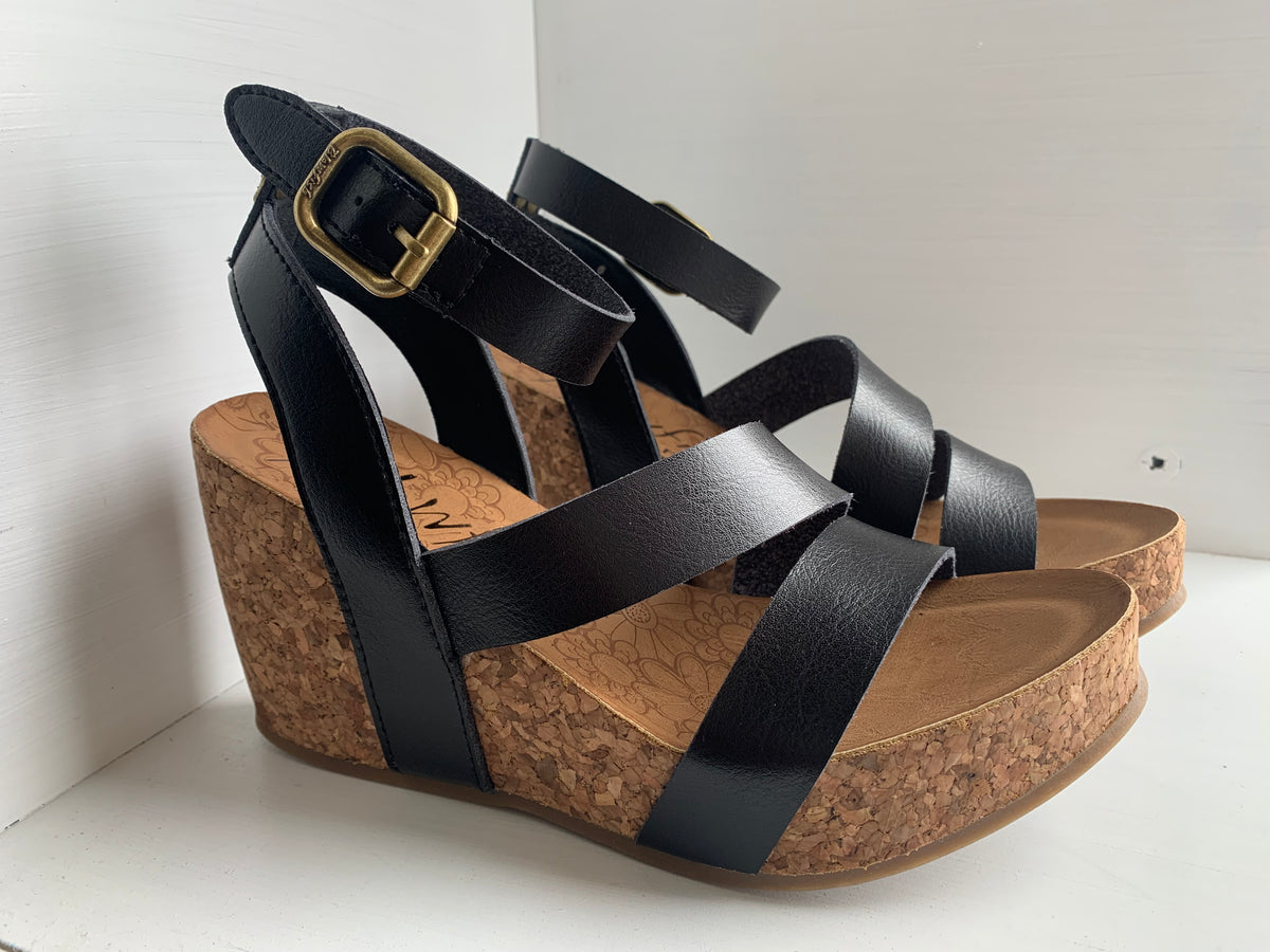 blowfish classic black wedges – Kate+Co